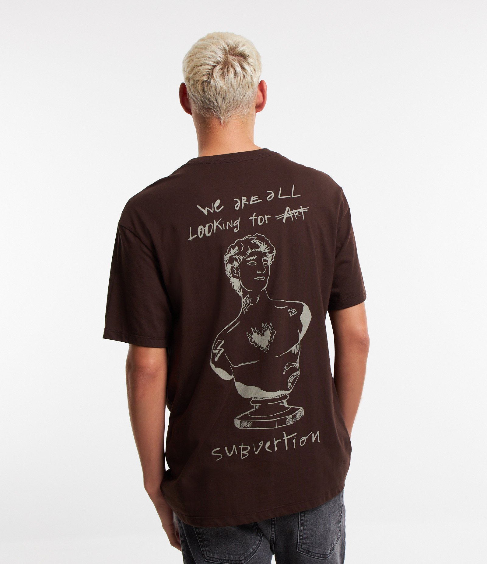 Camiseta Relaxed em Algodão e Estampa Frente e Costas Marrom 3