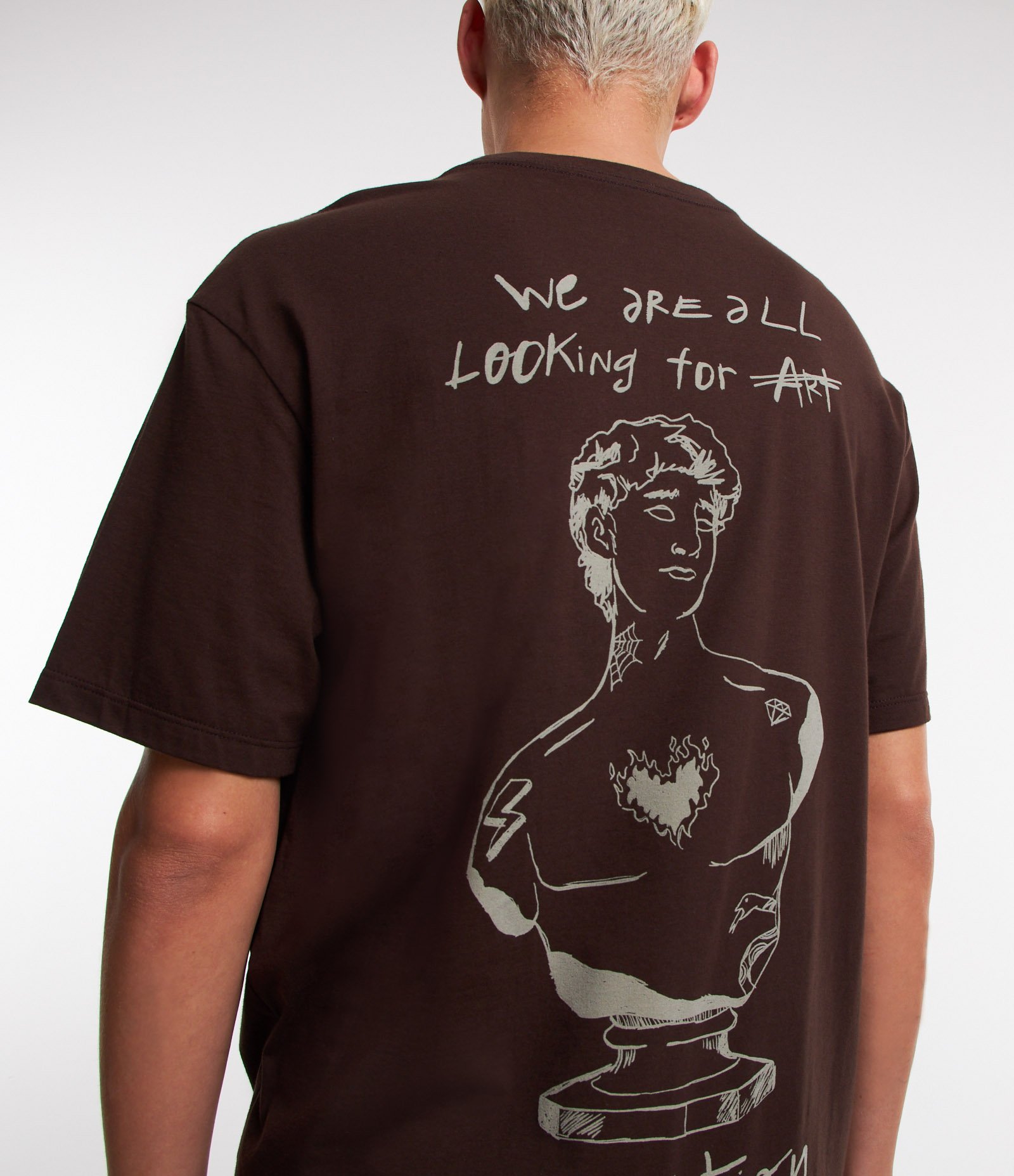 Camiseta Relaxed em Algodão e Estampa Frente e Costas Marrom 5
