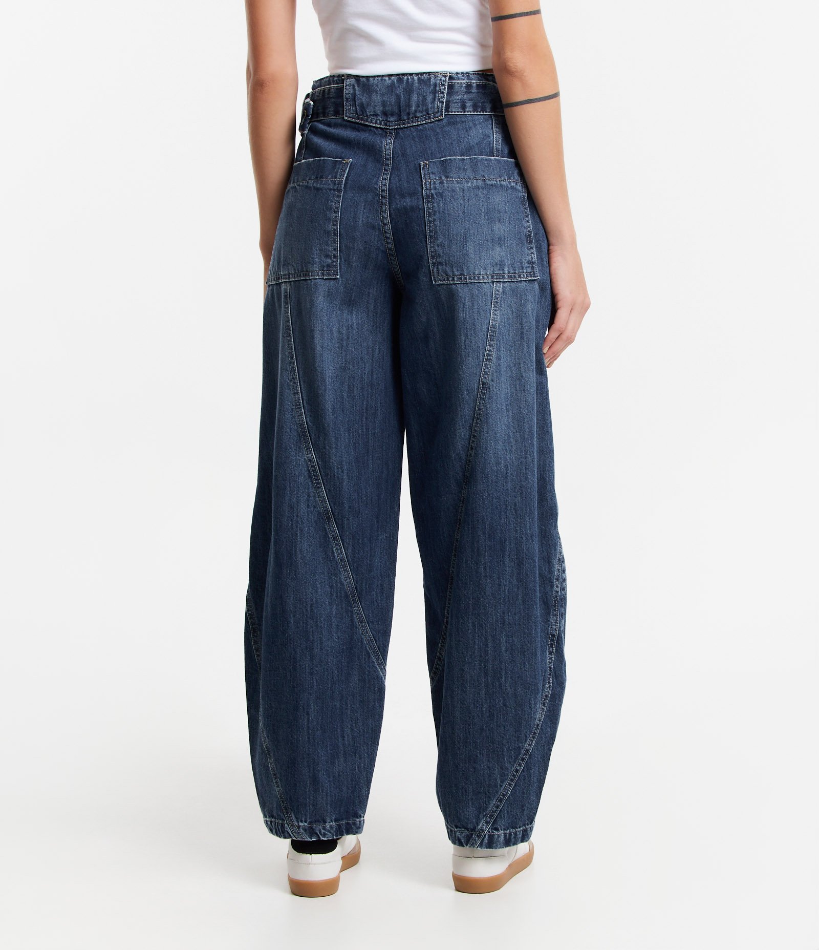 Calça Baggy em Jeans com Bolsos e Recortes Azul 3