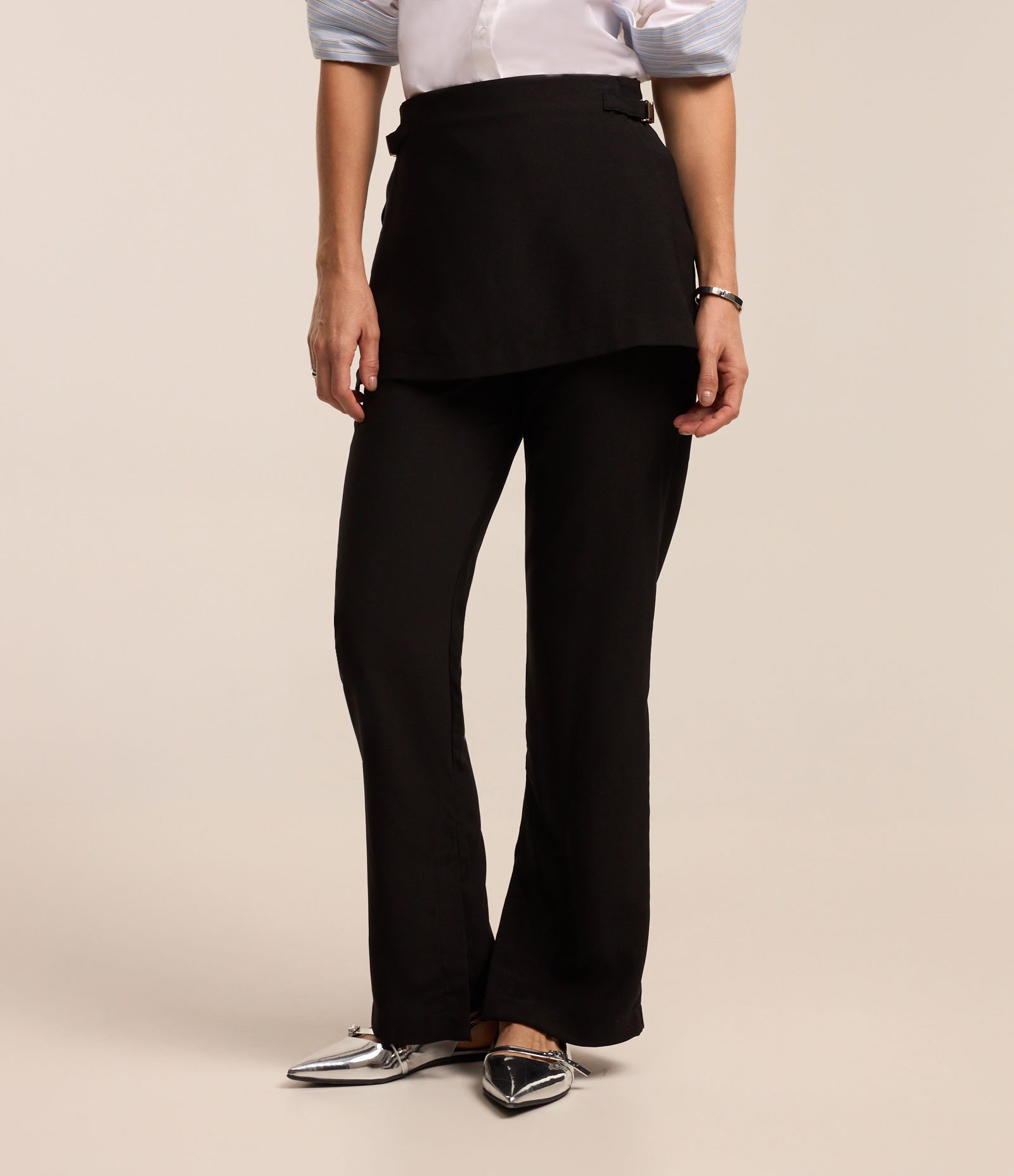 Calça Alfaiatada com Saia Sobreposta e Detalhe no Cós Cinza Escuro 3