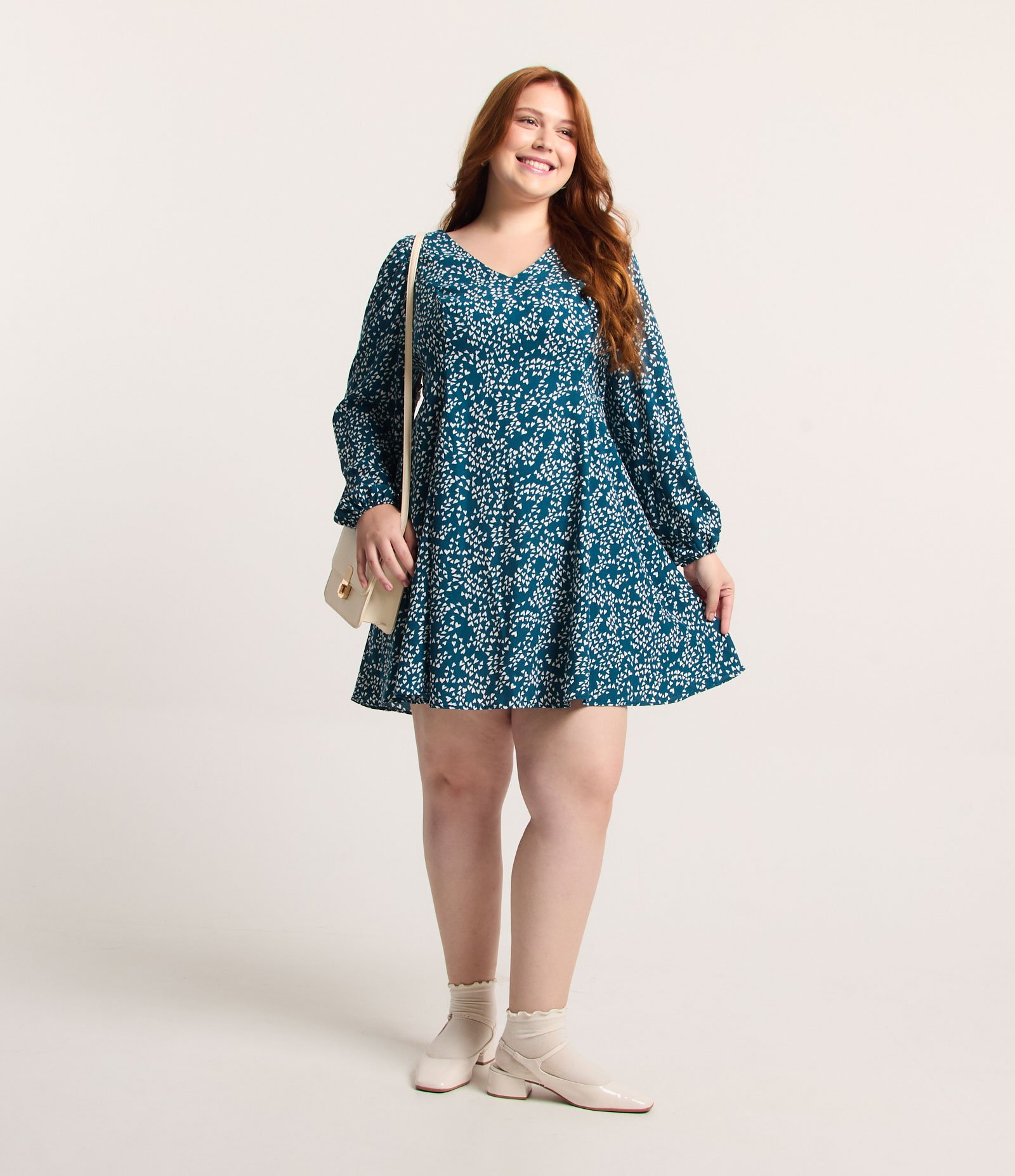 Vestido Curto em Crepe Estampado de Mini Corações Curve & Plus Size Verde 3