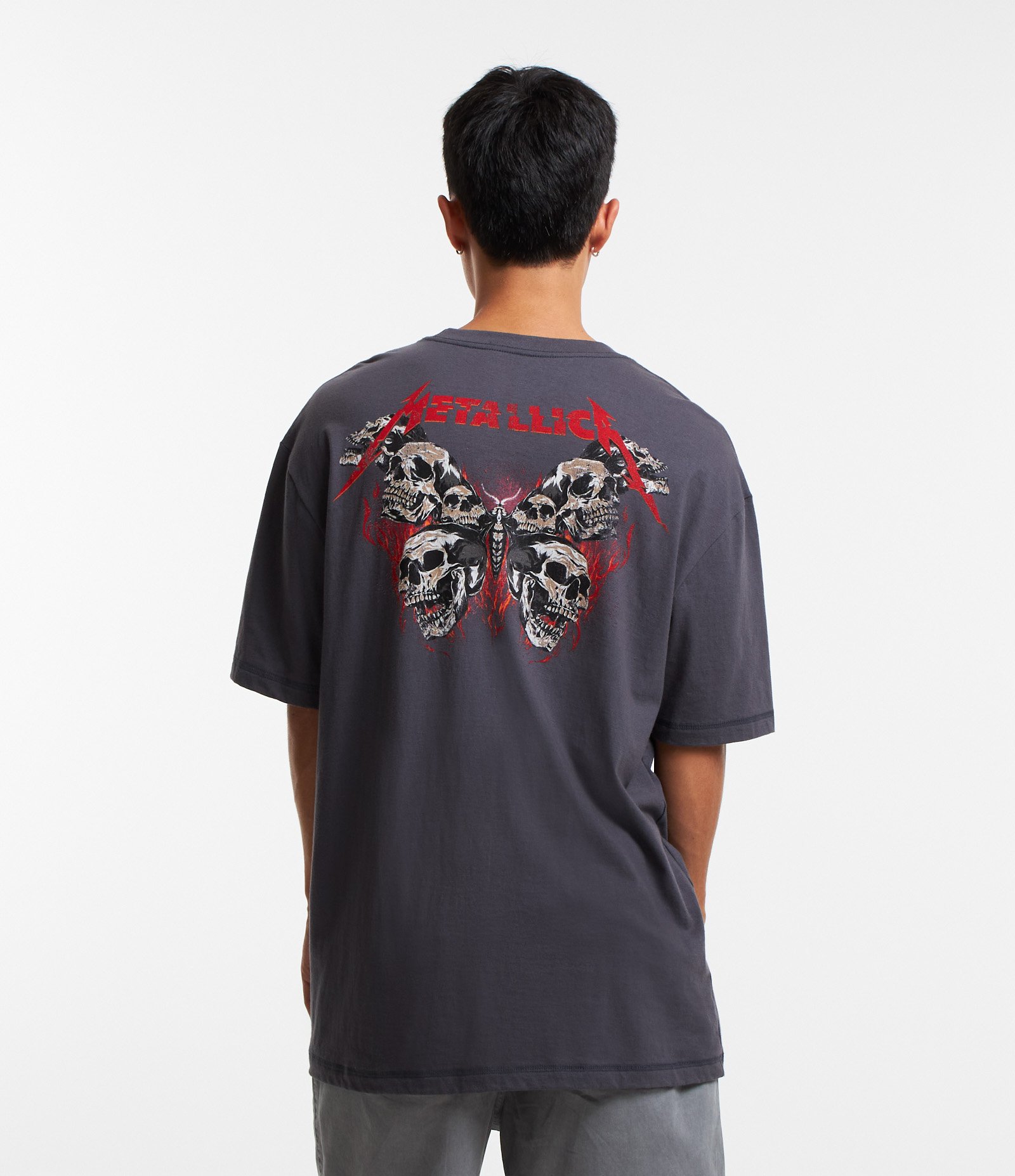 Camiseta Relaxed em Algodão Estampa Metallica Cinza 3