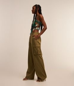 Calça Cargo em Alfaiataria com Bolso Faca