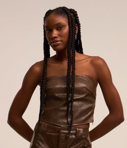 Blusa Cropped PU Tomara que Caia com Barra Assimétrica