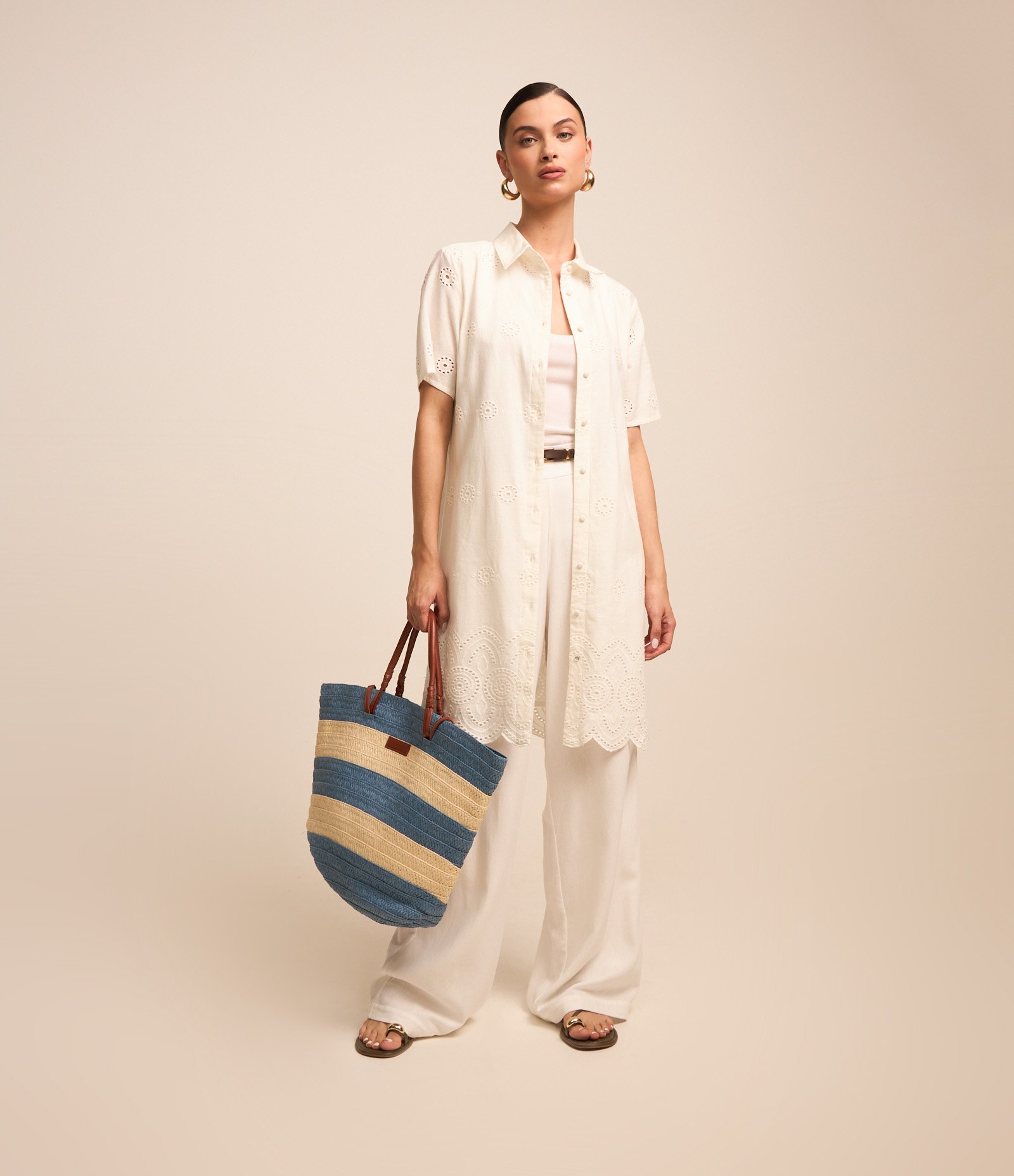 Vestido Curto em Laise com Amarração e Barra Bordada Off White 2
