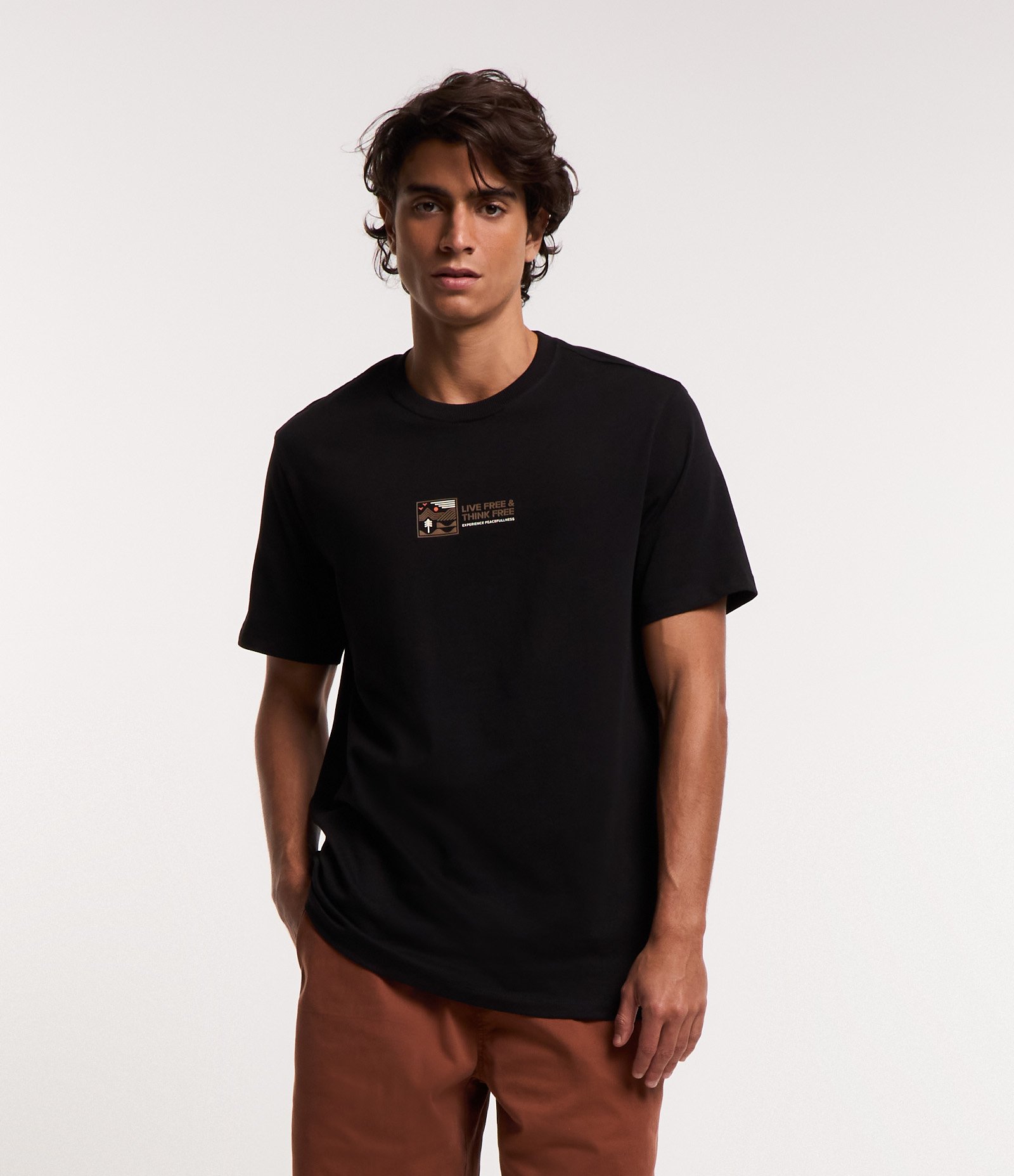 Camiseta Comfort em Algodão Estampa Live Free & Think Free Preto 1