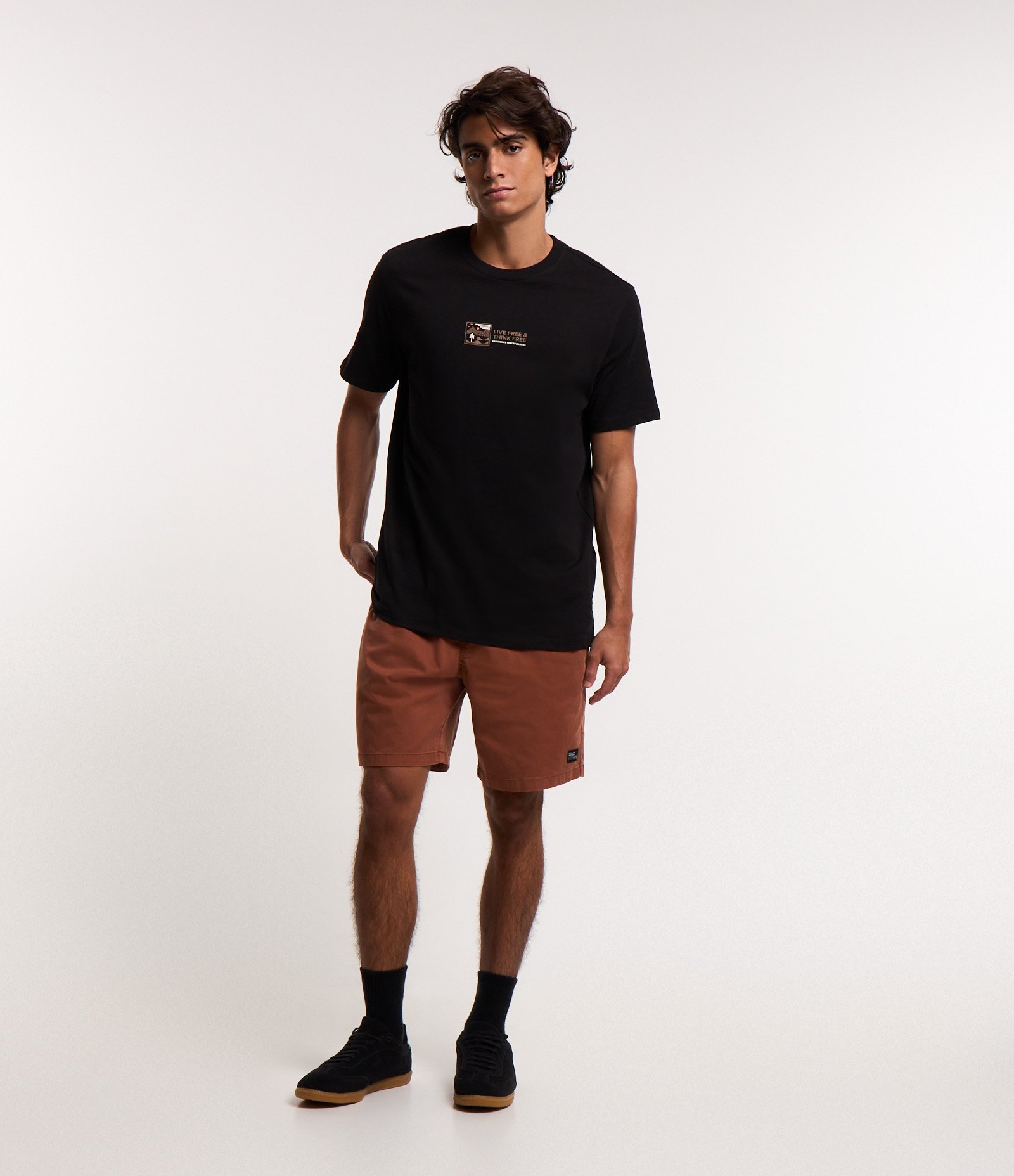 Camiseta Comfort em Algodão Estampa Live Free & Think Free Preto 2