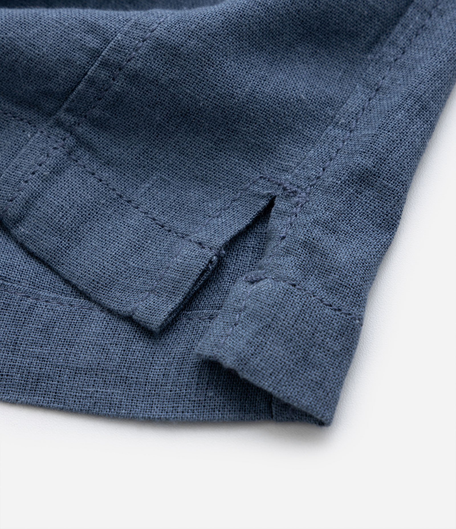 Bermuda em Linho com Cordão no Cós e Fendinha Lateral - Tam 5 a 14 Anos Azul 4