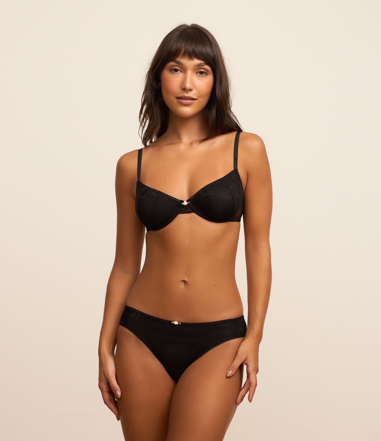 Sutiã sem Bojo e com Aro em Laise Floral Preto 2