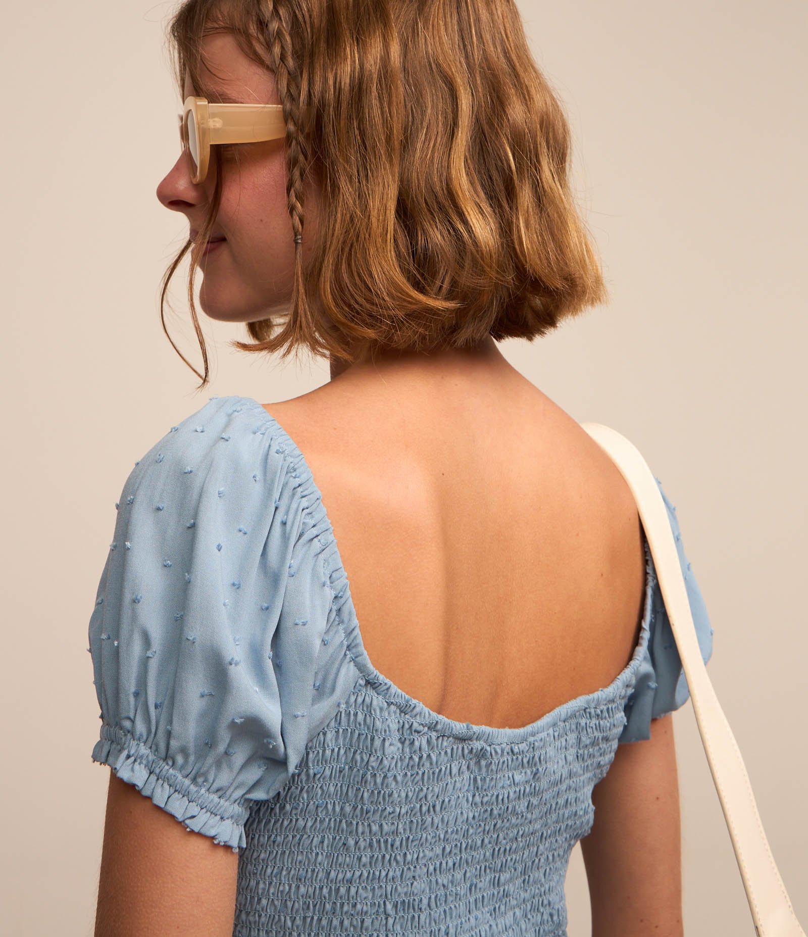 Blusa Cropped em Viscose com Textura e Botões Frontais Azul Médio 3