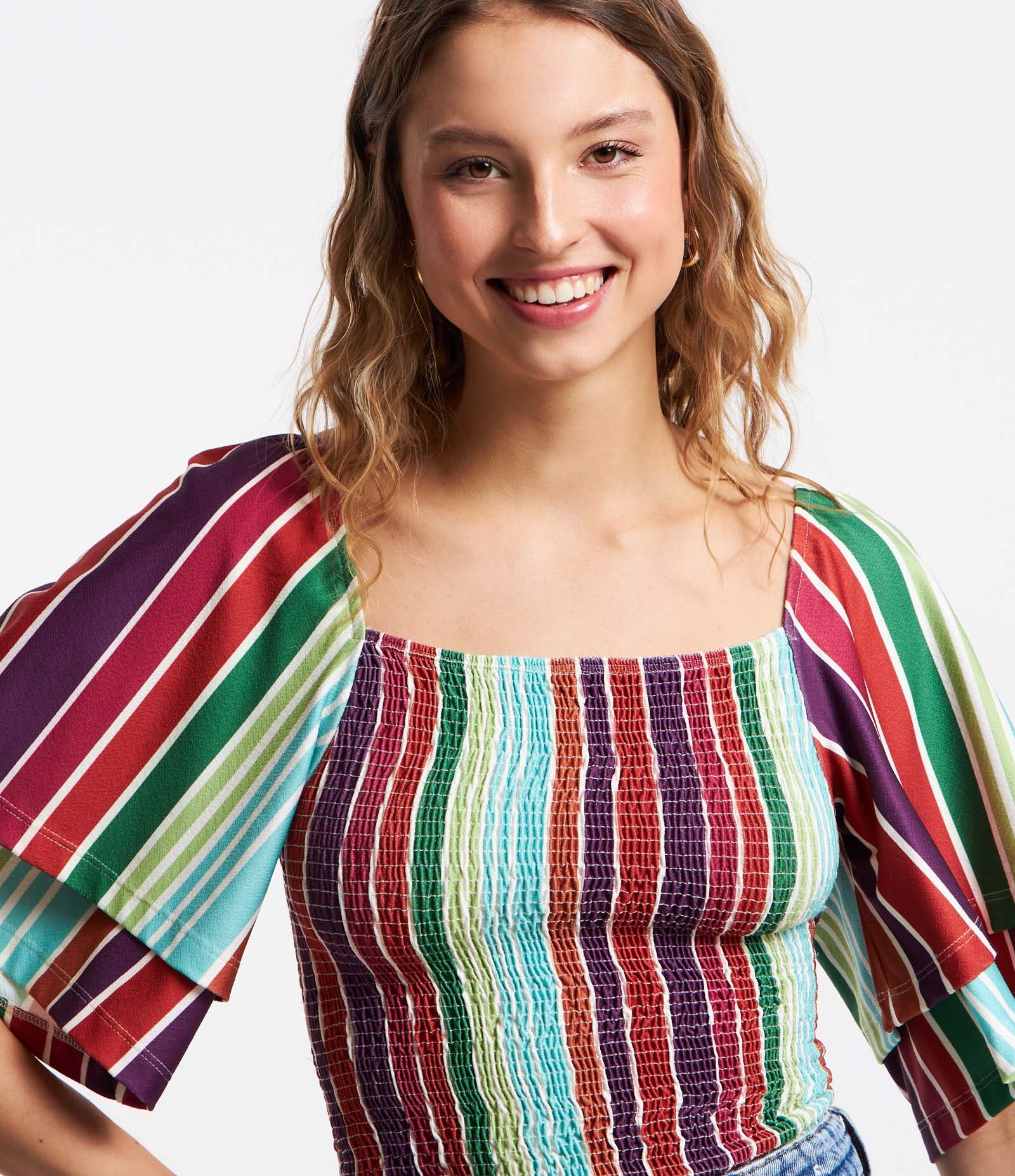 Blusa Curta em Lastex com Manga Godê e Estampa Listras Multicores 4