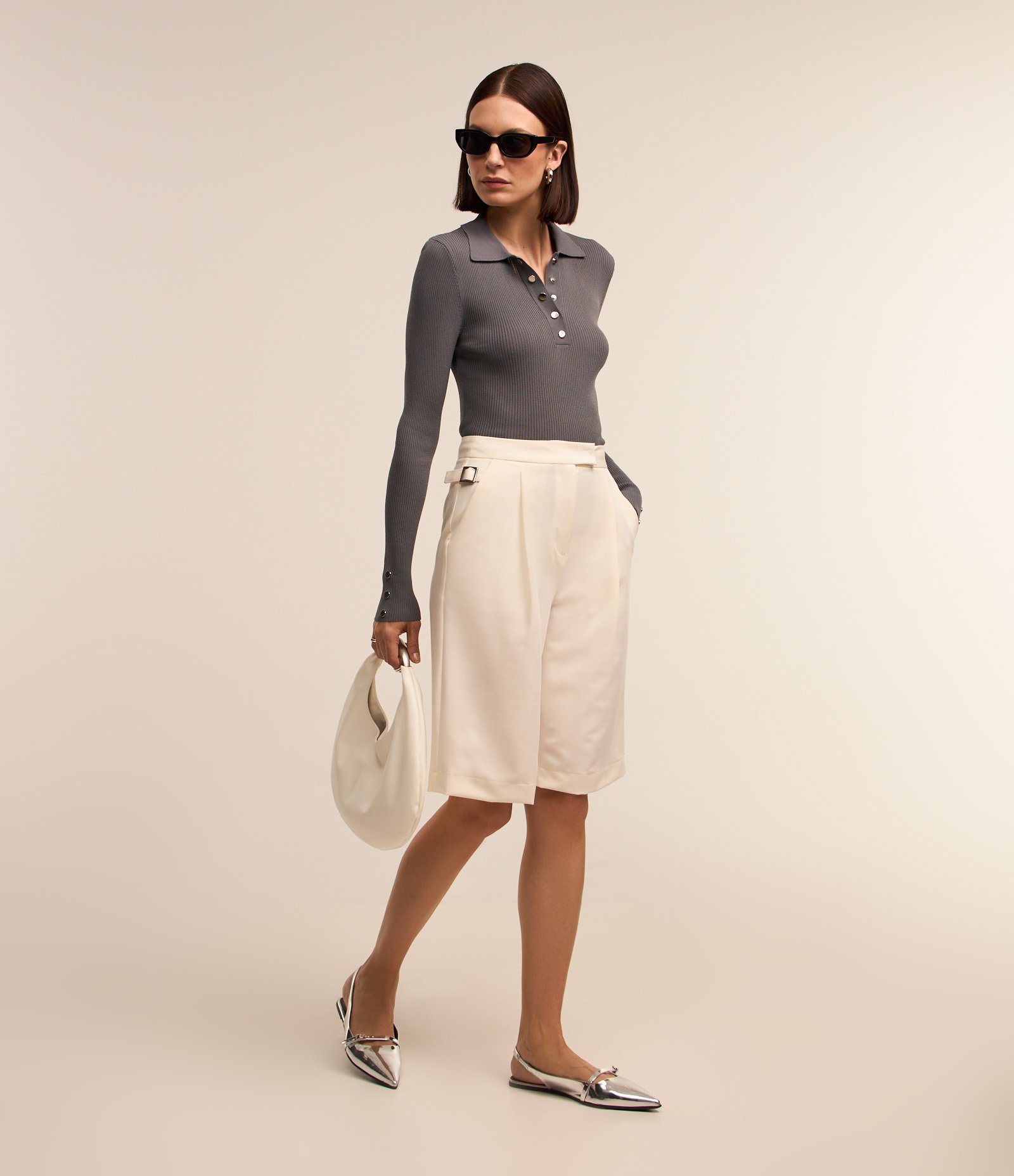 Suéter em Viscose com Gola Lapela e Abotoamento Cinza 3