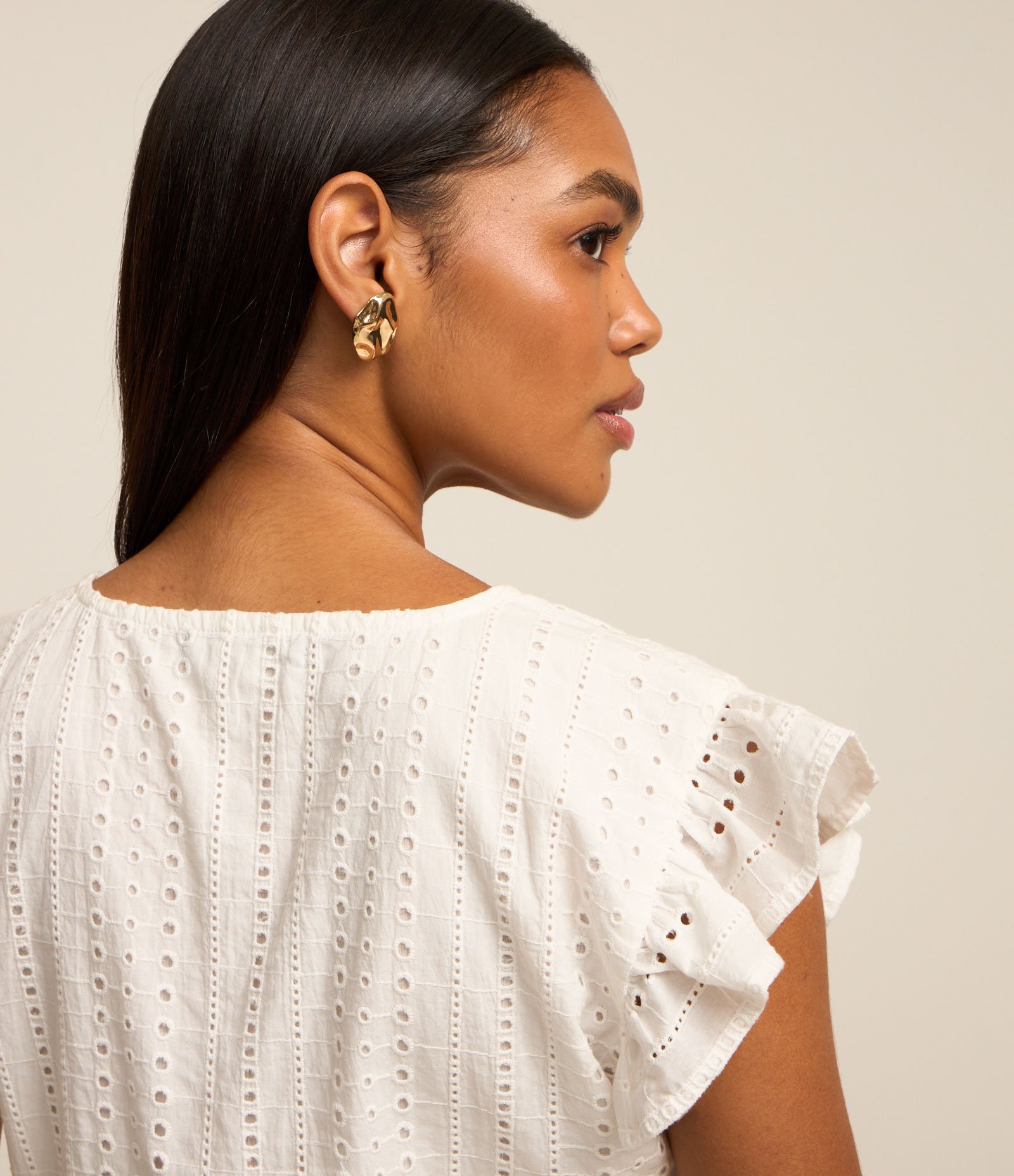 Blusa Sem Manga em Laise com Babado na Cava Branco 4