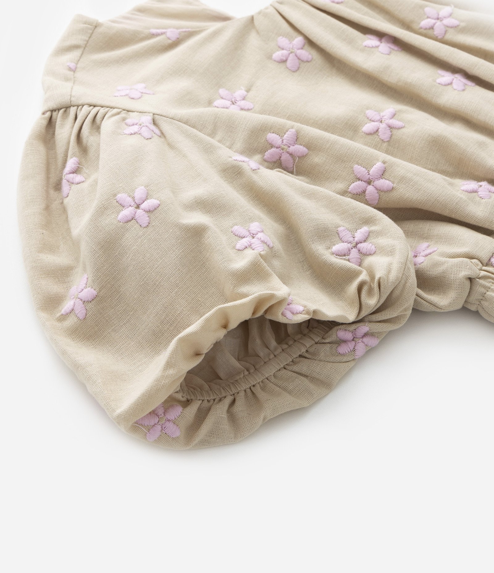 Blusa Ciganinha Cropped Infantil com Bordado Floral Broderie - Tam 5 a 14 anos Bege 4