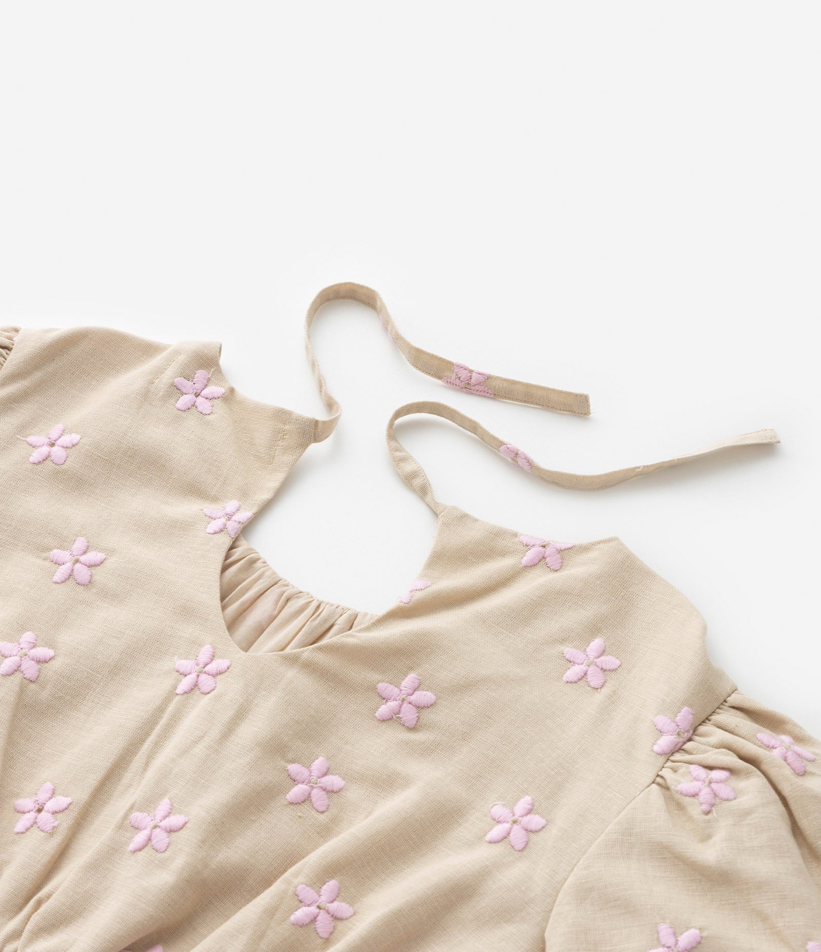 Blusa Ciganinha Cropped Infantil com Bordado Floral Broderie - Tam 5 a 14 anos Bege 5