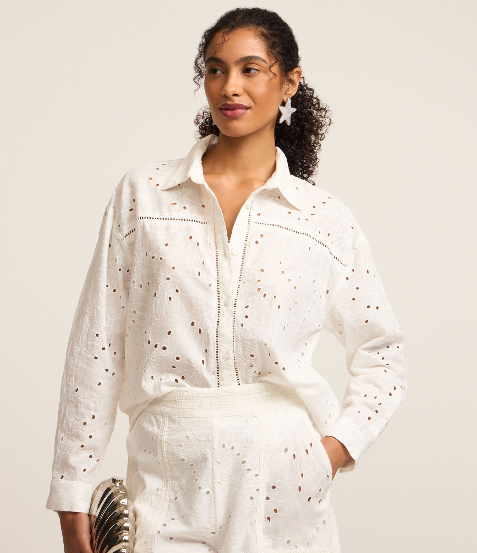 Camisa em Laise com Abotoamento e Detalhes de Entremeios Branco Neve 1