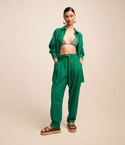 Calça Cenoura em Laise com Cinto e Detalhe de Miçangas