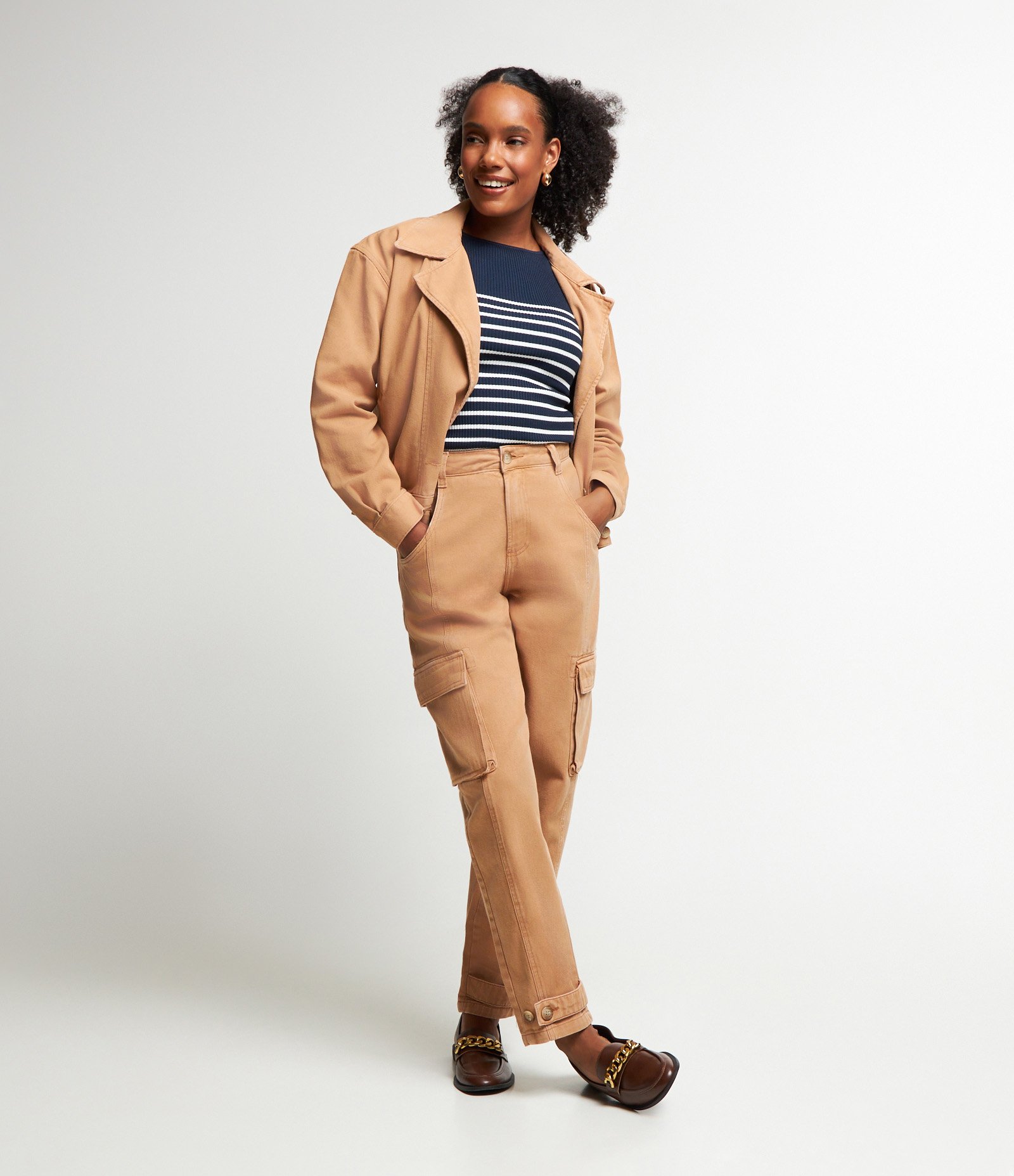 Calça Cargo em Sarja com Detalhe de Abotoamento na Barra Marrom Caramelo 1