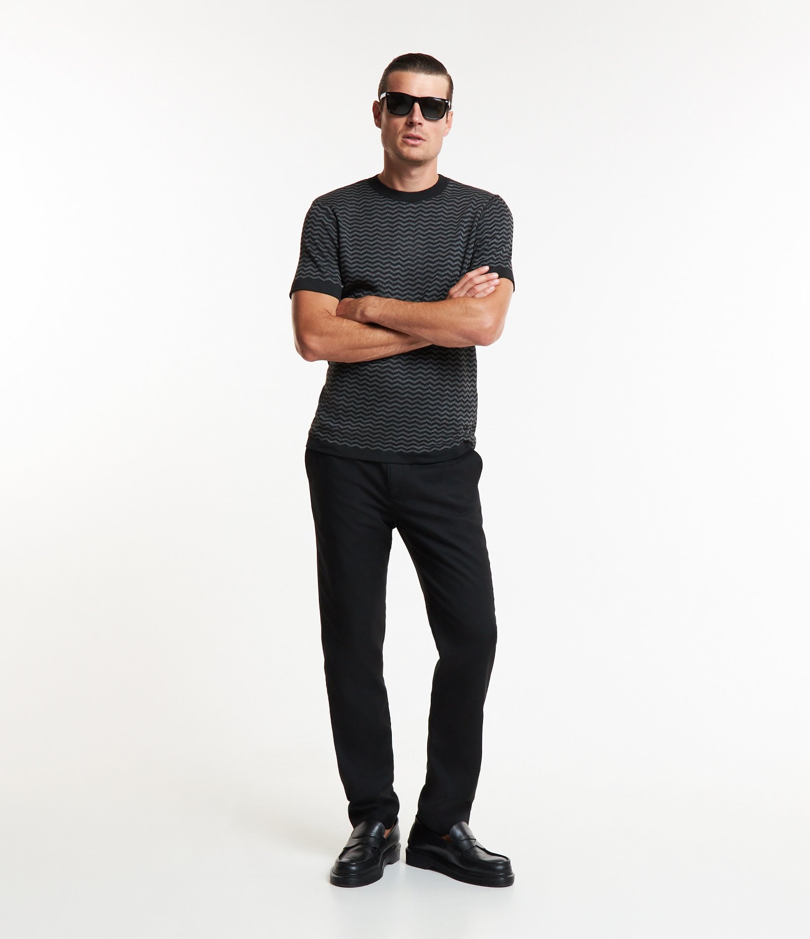 Camiseta com Textura e Estampa Zig Zag Preto/ Cinza 2