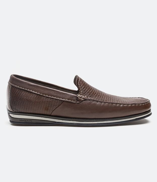 Mocassim em Couro com Pespontos Contrastantes e Textura