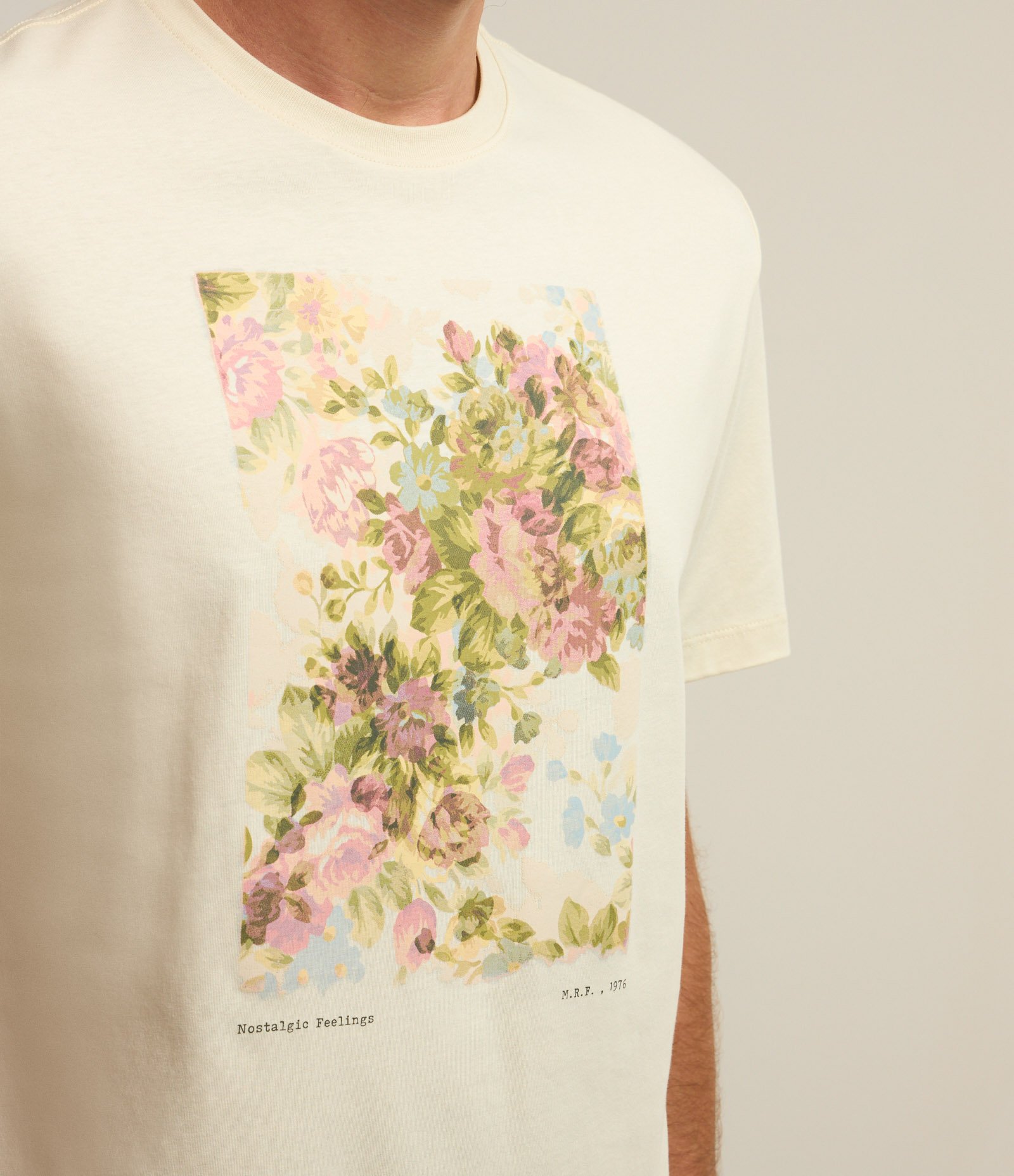 Camiseta em Algodão com Estampa Quadro Flowers Off White 4