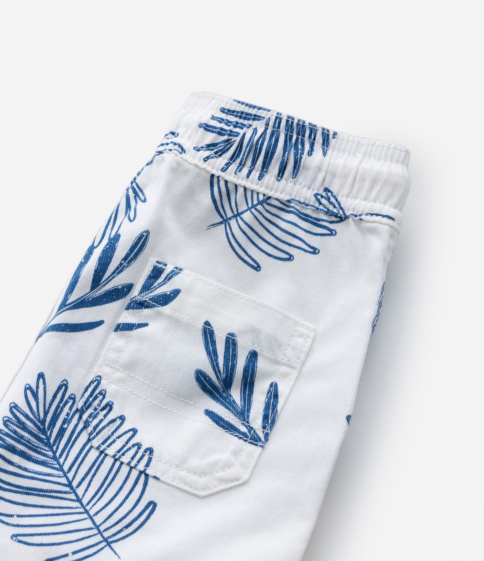 Bermuda Infantil em Sarja com Estampa de Folhagens - Tam 1 a 4 Anos Branco 8