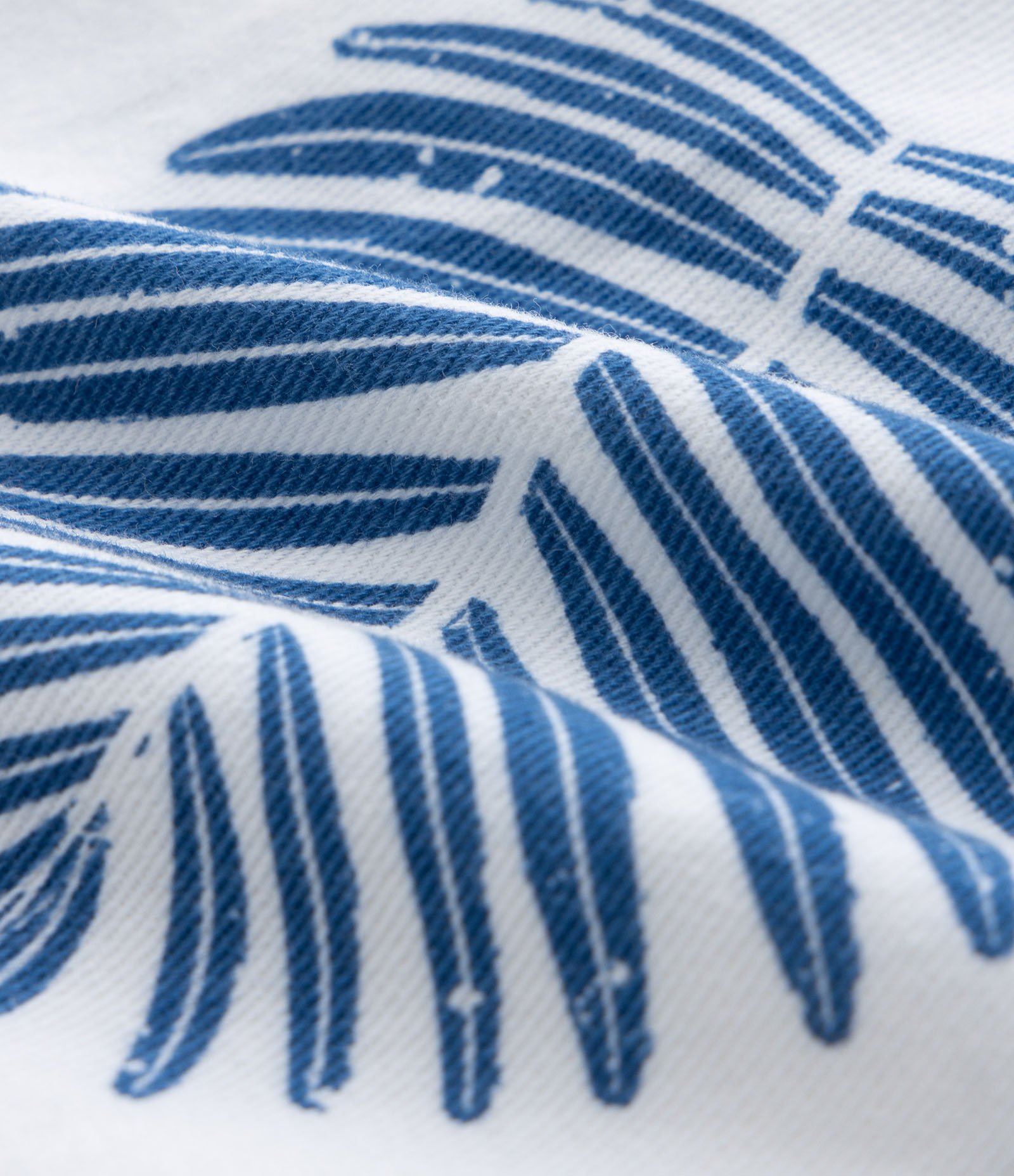 Bermuda Infantil em Sarja com Estampa de Folhagens - Tam 1 a 4 Anos Branco 4