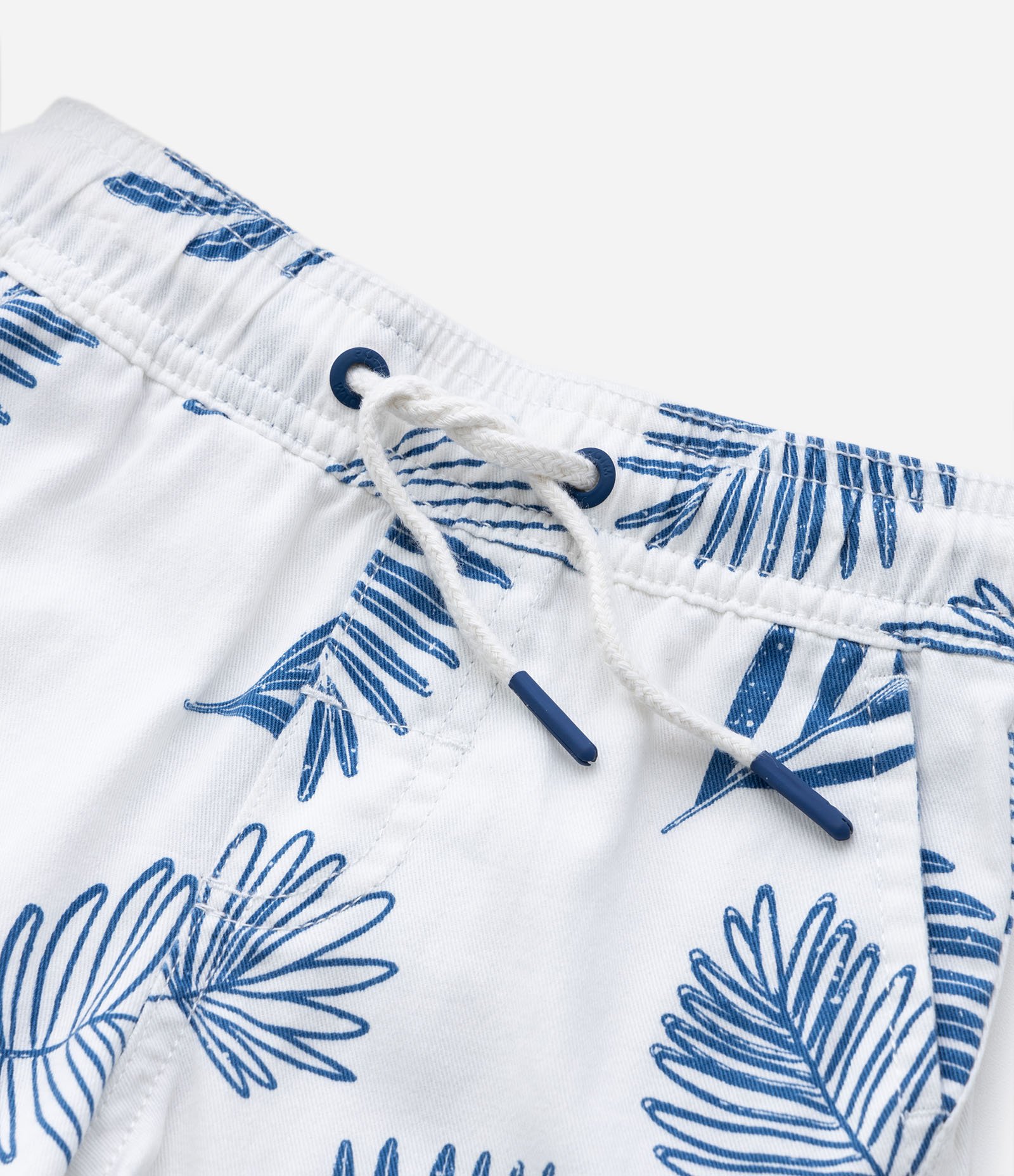 Bermuda Infantil em Sarja com Estampa de Folhagens - Tam 1 a 4 Anos Branco 5
