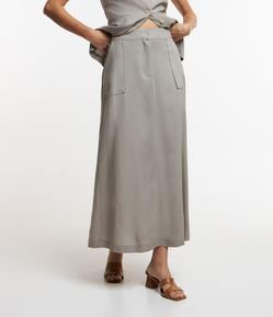 Saia Reta Midi em Viscolinho com Bolsos Grandes