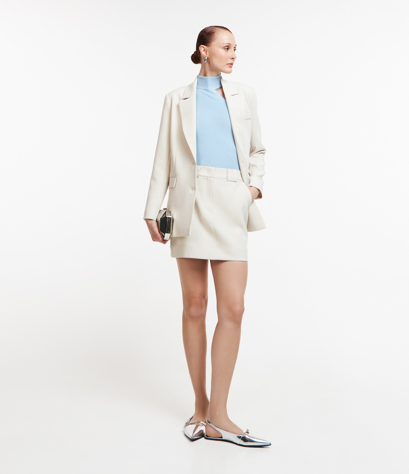 Saia Curta Alfaiataria com Passantes Diferenciados no Cós Off White 3