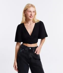Blusa Cropped em Viscose com Manga Godê e Botões