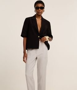 Calça Cenoura Alfaiatada Cintura Alta com Recorte Pespontado