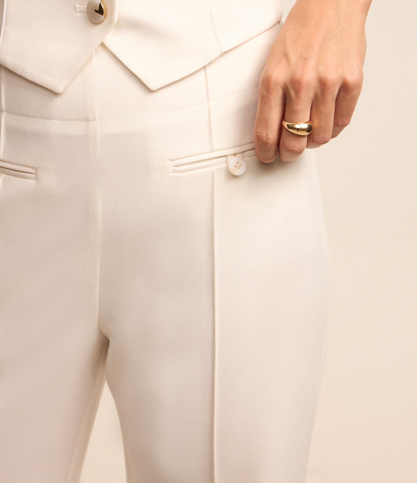 Calça Wide Leg Alfaiatada Cintura Alta com Frisos Branco 4