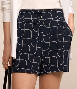 Short Alfaiatado com Abotoamento e Estampa Geométrica