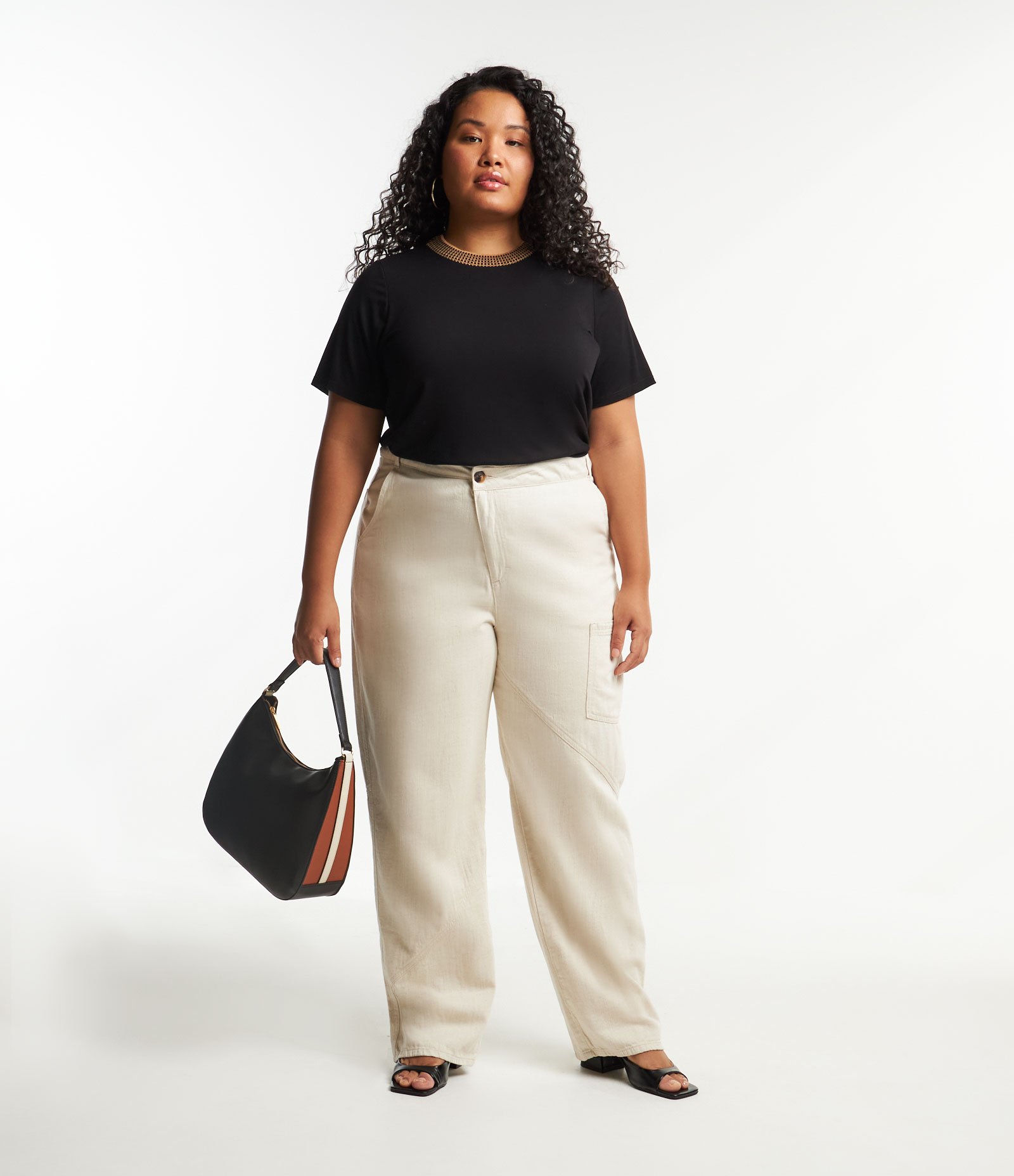 Blusa em Viscocrepe com Gola de Tricô Curve & Plus Size Preto 2