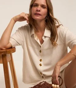 Camisa em Viscolinho com Detalhes Pespontados