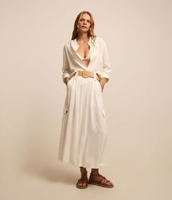 Saia Midi em Viscolinho Com Cinto de Ráfia e Bolsos Cargos