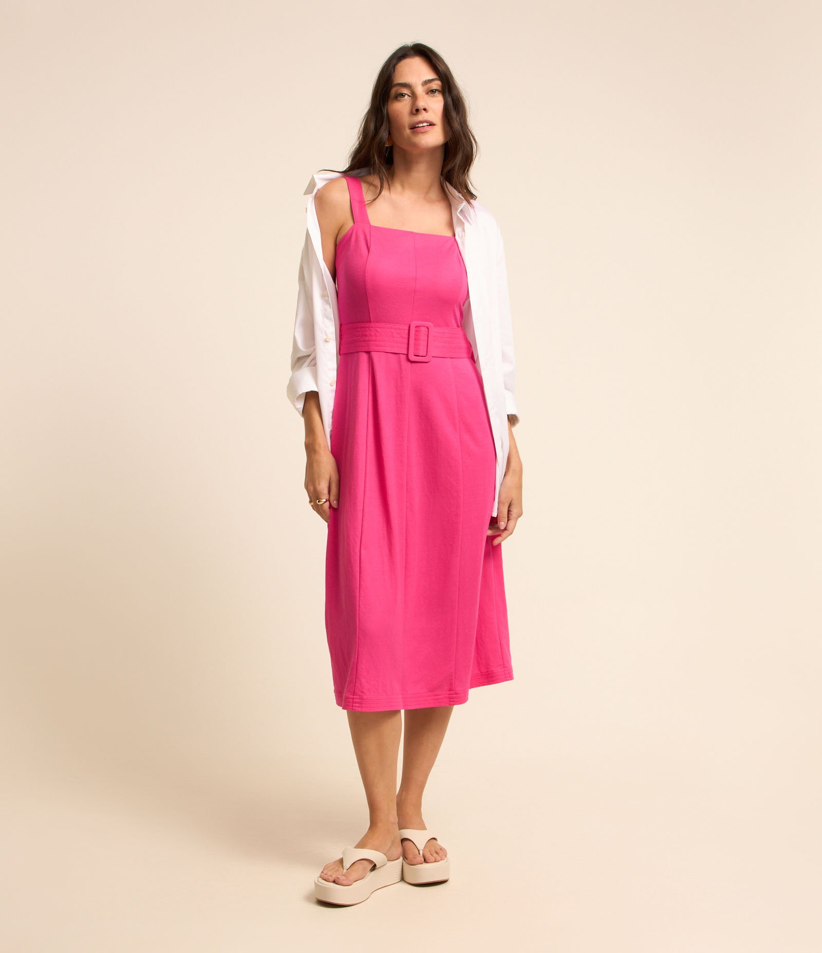 Vestido em Piquet com Alça e Cinto Pespontado de Fivela Rosa 1
