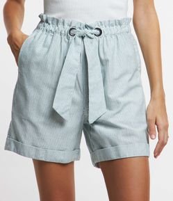 Short Clochard em Sarja Listrada com Cinto Laço
