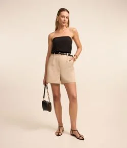 Short em Alfaiataria com Cinto de PU e Fivela de Metal