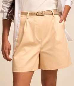 Short em Alfaiataria com Cinto de PU e Fivela de Metal