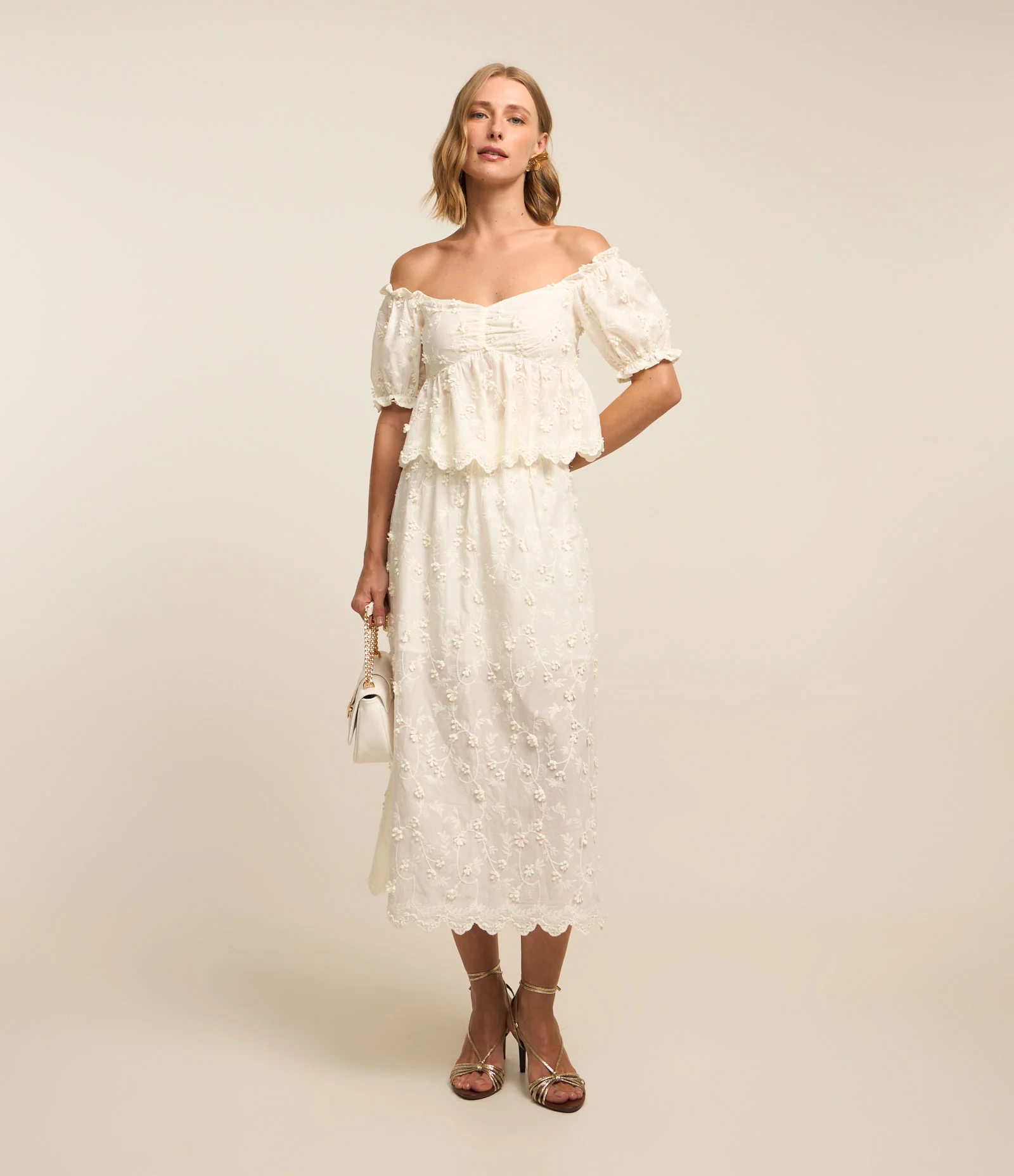 Blusa em Tricoline com Franzido no Busto e Flores 3D Branco Neve 2