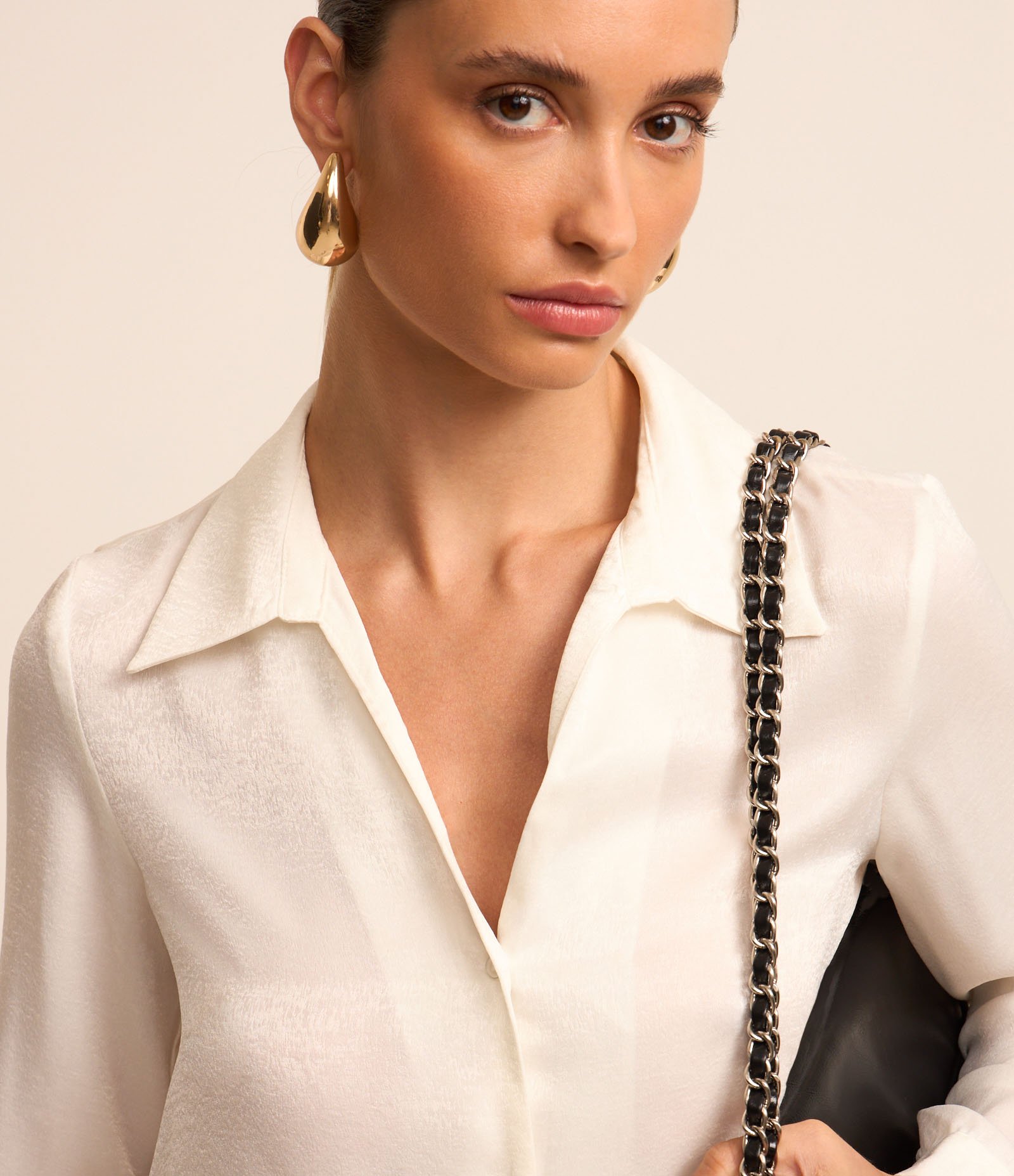 Camisa em Tecido Acetinado com Texturas Branco 4