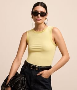Blusa em Viscose com Cava Acetinada