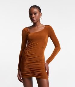 Vestido Curto com Decote Assimétrico e Franzido