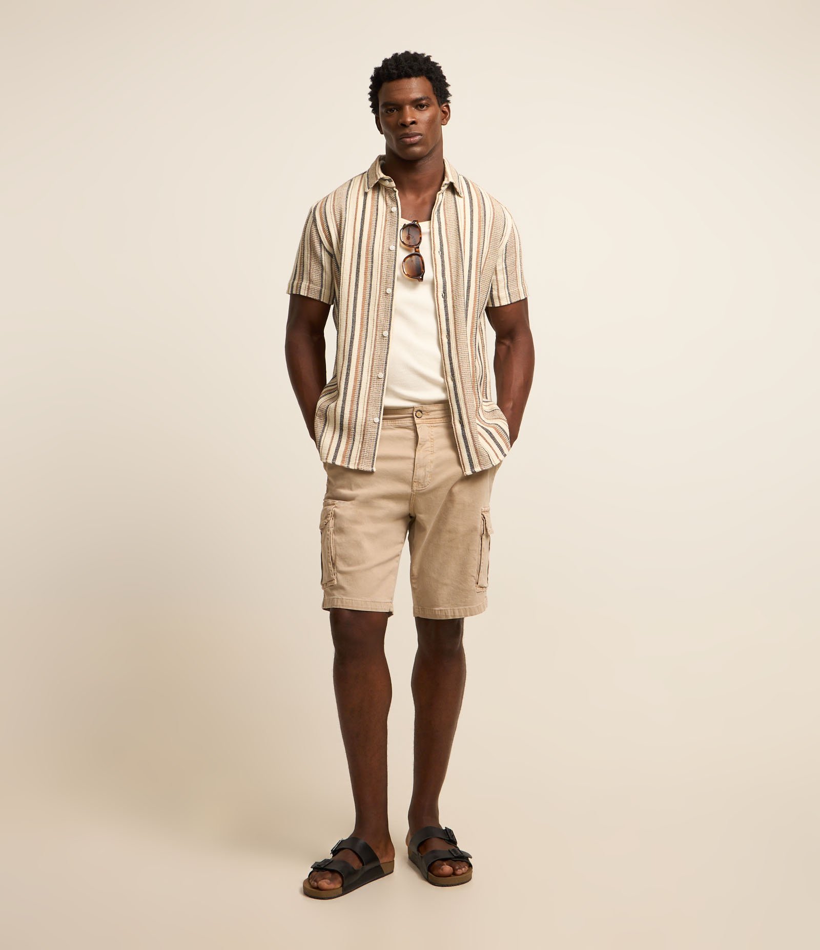 Bermuda Cargo em Sarja Lavada com Elastano e Detalhes de Cadarço 1