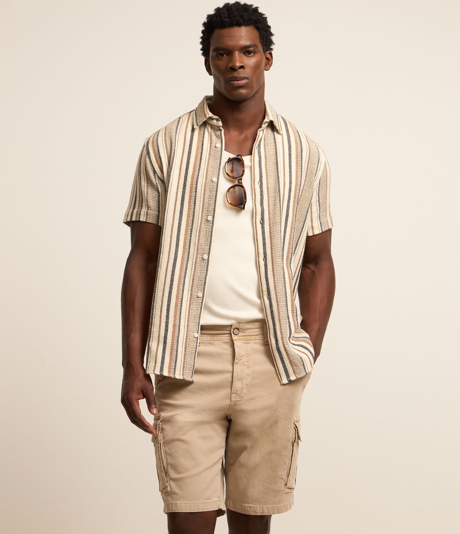 Bermuda Cargo em Sarja Lavada com Elastano e Detalhes de Cadarço 2