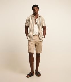 Bermuda Cargo em Sarja Lavada com Elastano e Detalhes de Cadarço