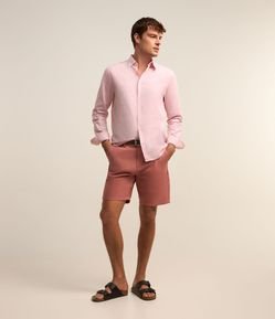 Bermuda Básica em Sarja com Passantes e Bolsos