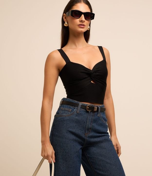Blusa Cropped em Tricô com Decote Coração e Busto Torcido
